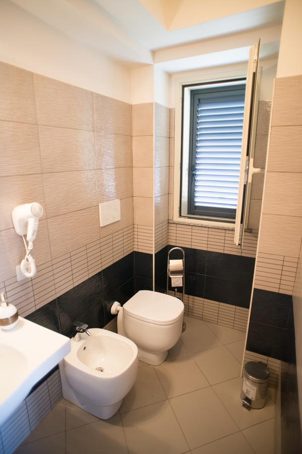 Riva Del Sol Bed & Breakfast Santa Teresa Di Riva Bagian luar foto