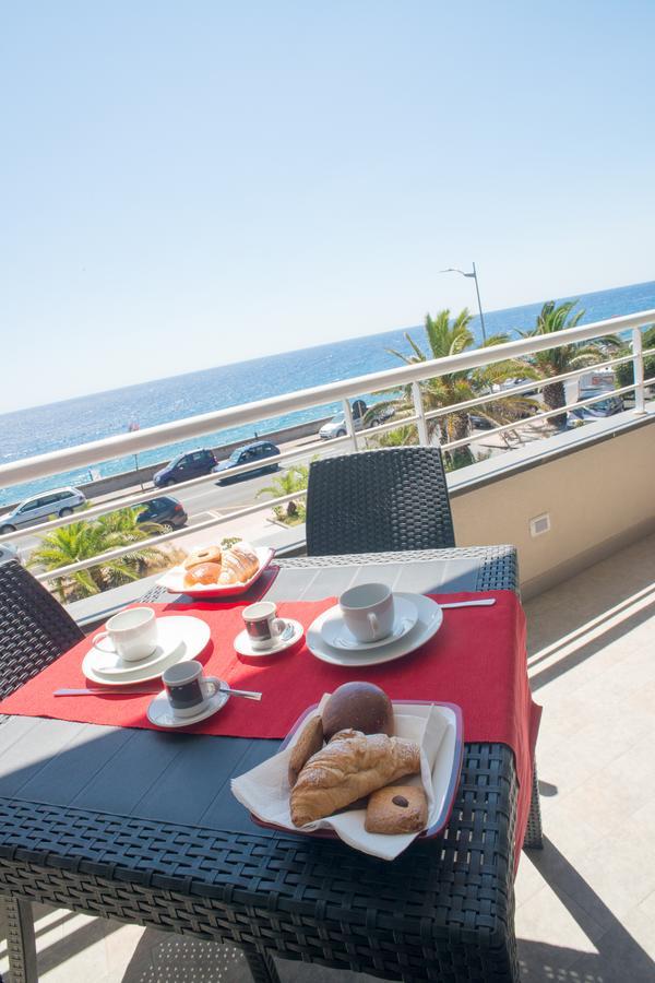 Riva Del Sol Bed & Breakfast Santa Teresa Di Riva Bagian luar foto