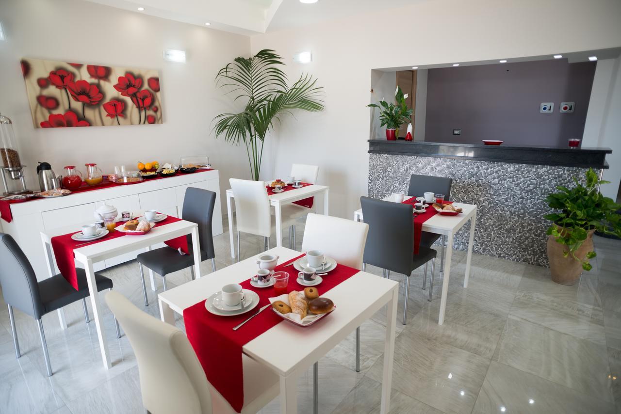 Riva Del Sol Bed & Breakfast Santa Teresa Di Riva Bagian luar foto