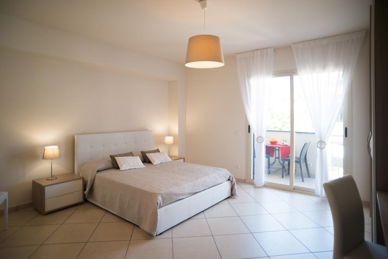 Riva Del Sol Bed & Breakfast Santa Teresa Di Riva Bagian luar foto